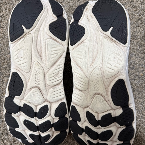 HOKA ONE ONE CLIFTON 10 Men's Black Running Shoes - Picture 8 of 9